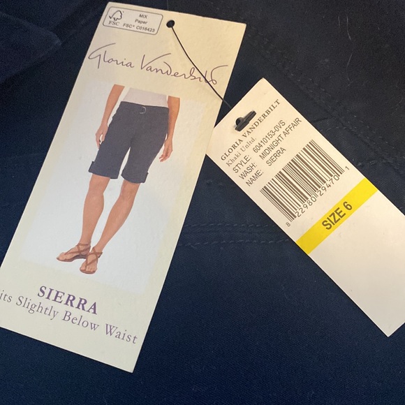 NWT GloriaVanderbilt  khaki shorts. Women’s size 6 - Picture 8 of 8